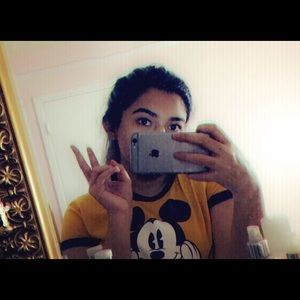 Meet your Posher, Daniela